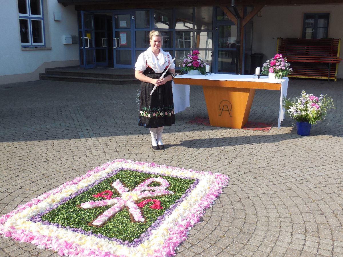 Fronleichnam Fuerstenberger Tracht