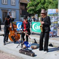 Elsaessische Weinstrasse Strassenmusikanten