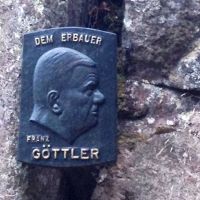 Wanderzeit Franz Goettler Weg Gedenktafel Franz Goettler
